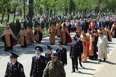 Фото Гармония | 02.05.2017 - Крестный ход в честь принесения мощей святой блаженной Матроны Московской - 27