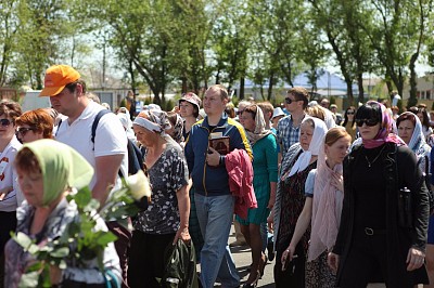 Фото Гармония | 02.05.2017 - Крестный ход в честь принесения мощей святой блаженной Матроны Московской - 23